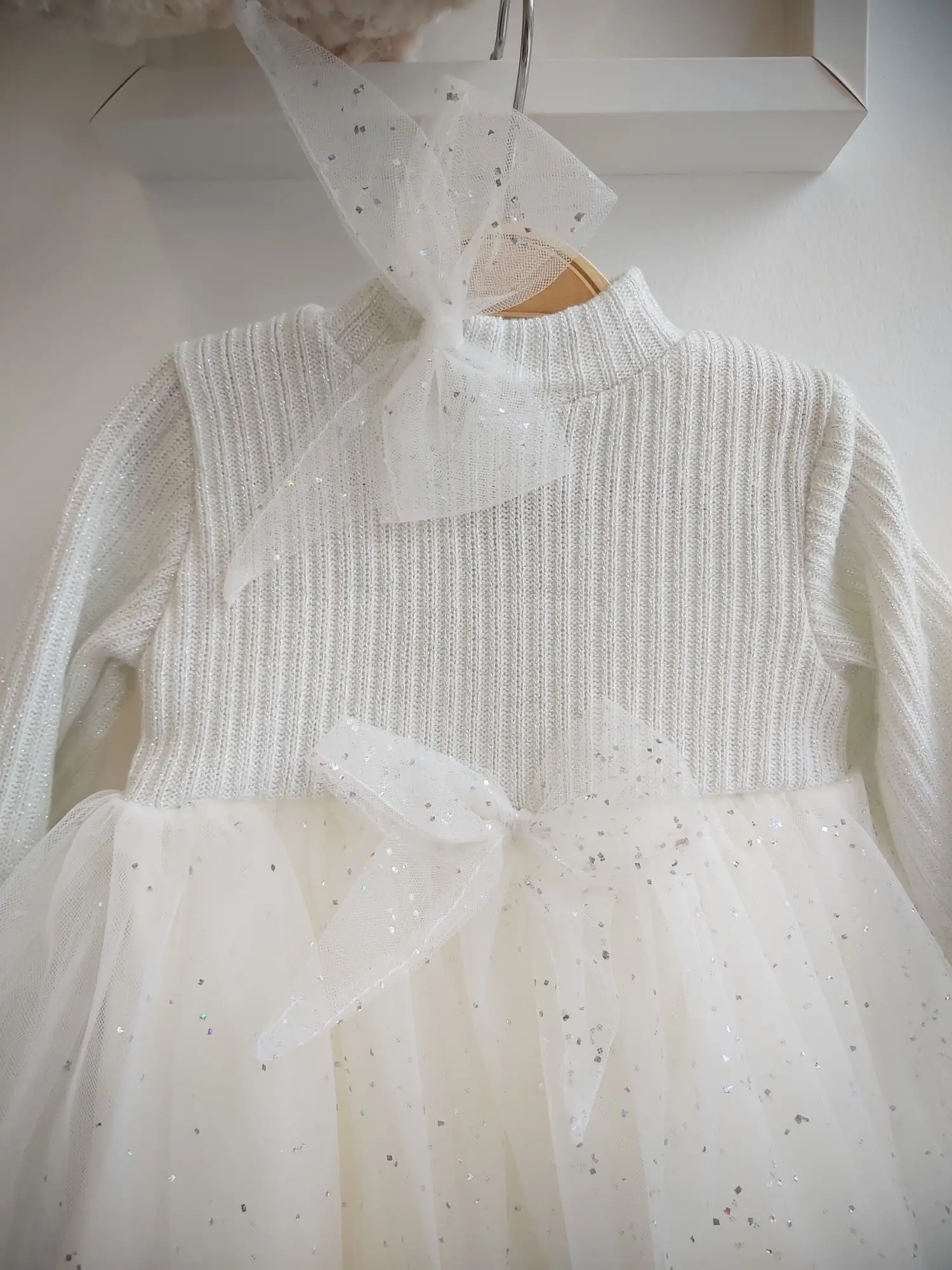 6-24 Ay Ekru Simli Tütülü Tokalı Triko Elbise