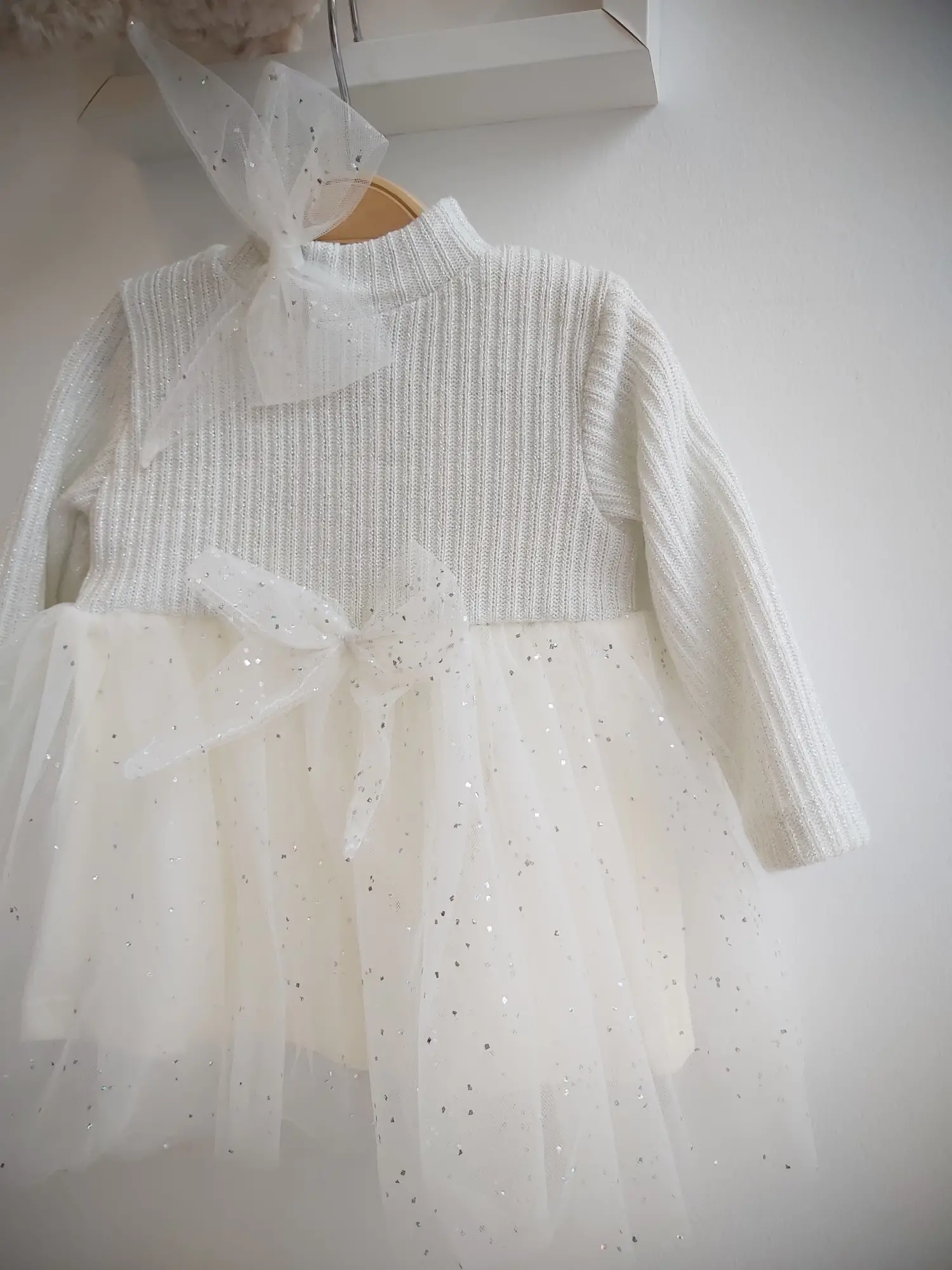 6-24 Ay Ekru Simli Tütülü Tokalı Triko Elbise