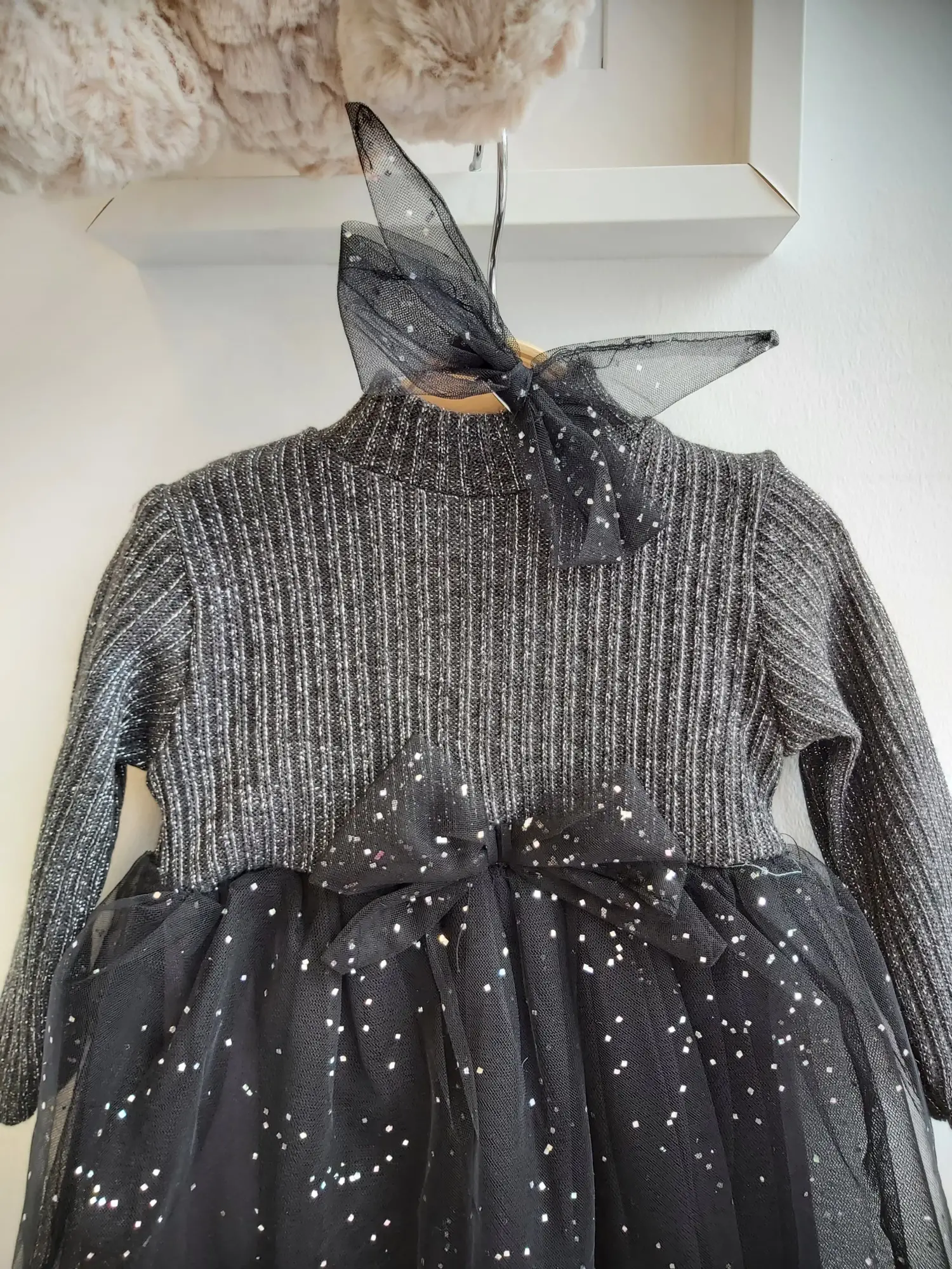 6-24 Ay Siyah Simli Tütülü Tokalı Triko Elbise