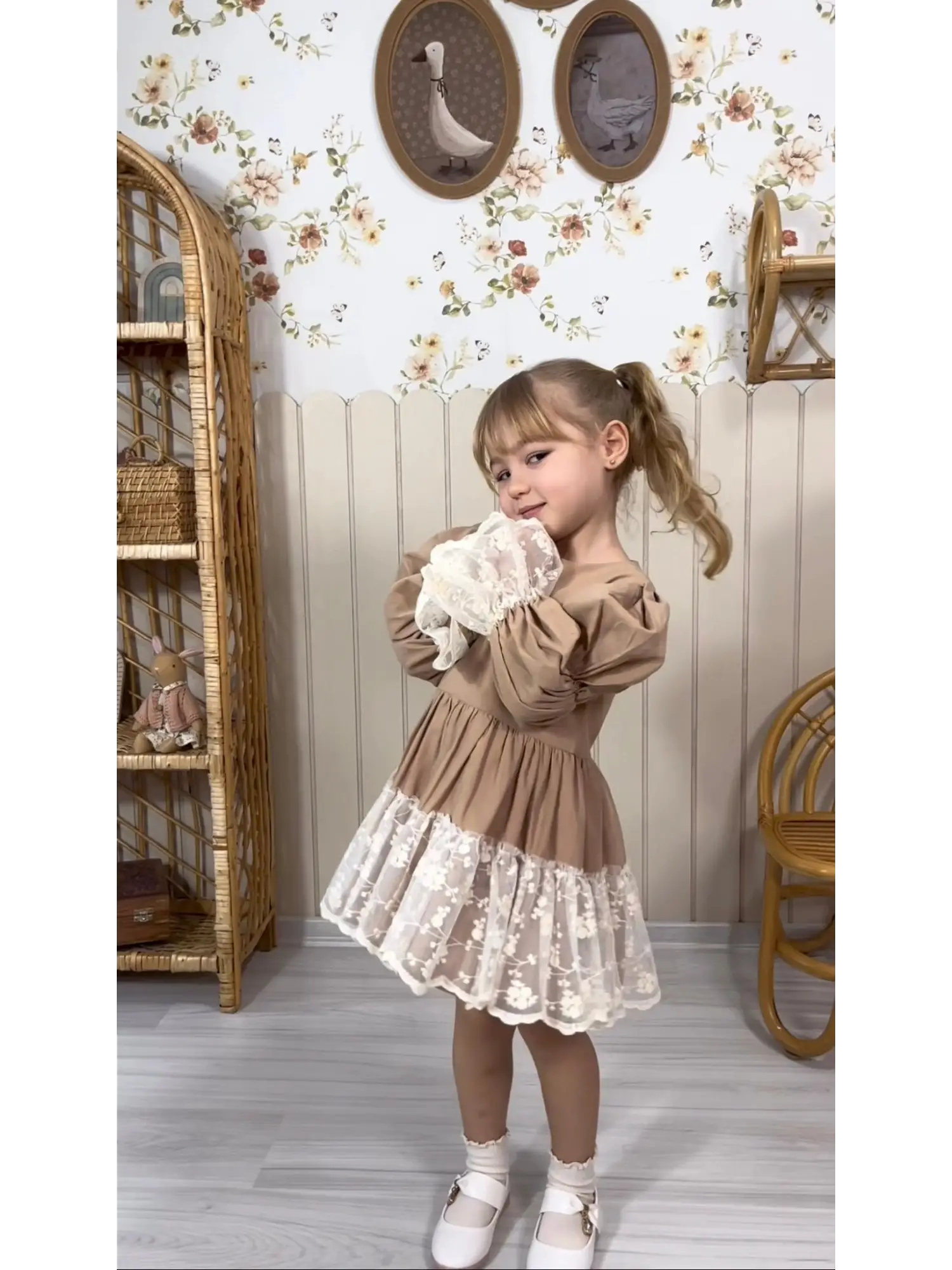 3-7 Yaş Sütlü Kahve Tüllü Elbise
