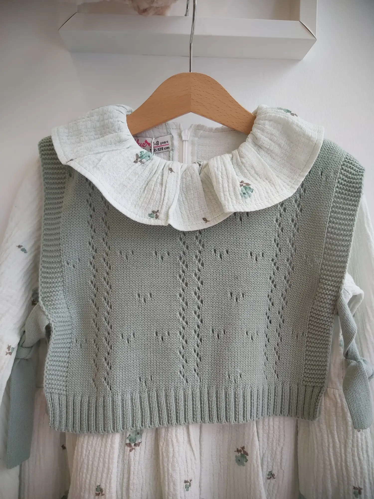 7-10 Yaş Yeşil Fırfırlı Triko Süveterli Elbise