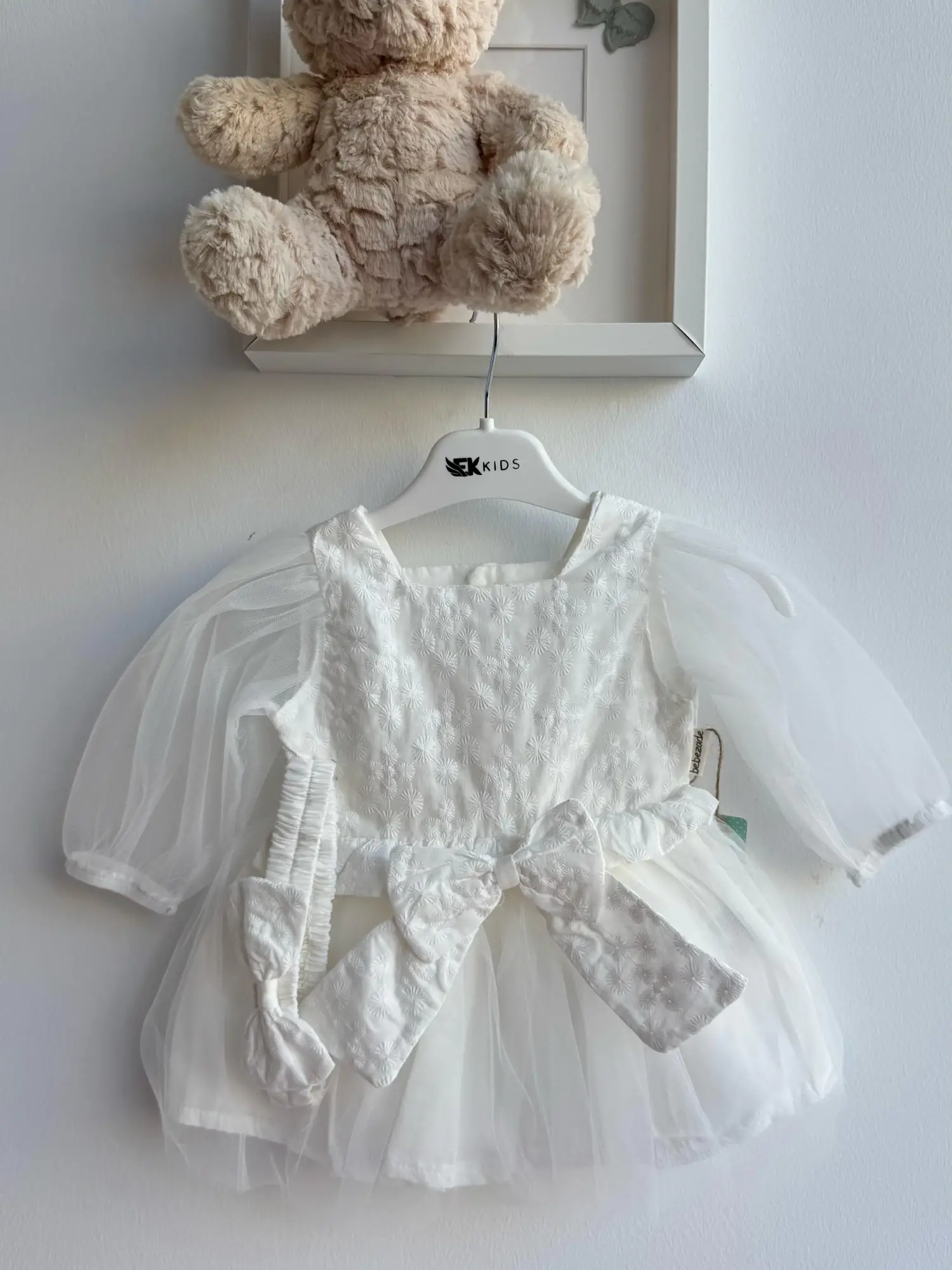 6-24 Ay Ekru Bandanalı Fiyonklu Elbise