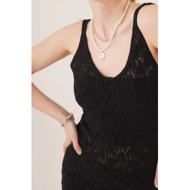 Ajurlu V Yaka Püskül Detaylı Siyah Elbise