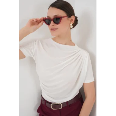 Büzgü Detaylı Kısa Kol Sandy Bluz 945 - Beyaz