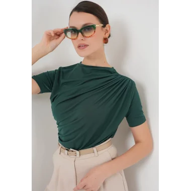Büzgü Detaylı Kısa Kol Sandy Bluz 945 - Zümrüt Yeşili