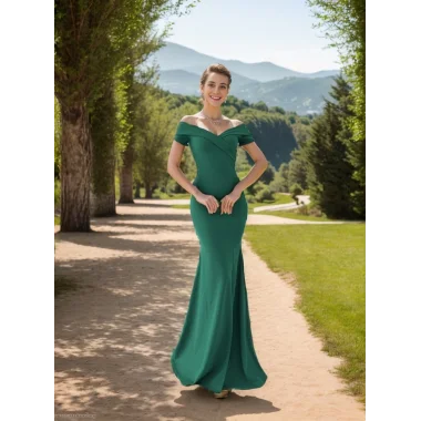 Kadın Dalgıç Kumaş Kayık Yaka Ve Dekolte Detaylı Elbise