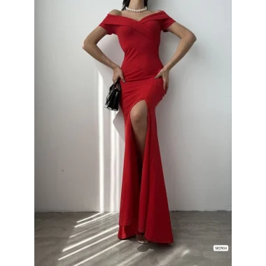 Kadın Dalgıç Kumaş Kayık Yaka Ve Dekolte Detaylı Elbise