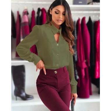 Kadın Viskon Kumaş V Yaka Dekolte Ve Metal Düğme Detaylı Gömlek