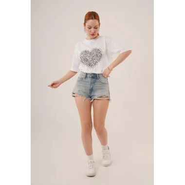 Kalp Baskılı Crop Beyaz Tişört