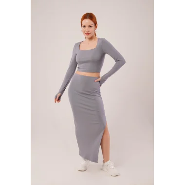 Kare Yaka Bluz Ve Yırtmaç Detaylı Etek İkili Gri Takım