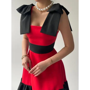 Miron Omuz Fiyonklu Elbise