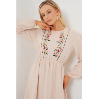 Nakışlı Uzun Tesettür Elbise 2550 - Krem