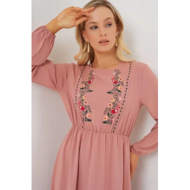 Nakışlı Uzun Tesettür Elbise 2550 - Pudra