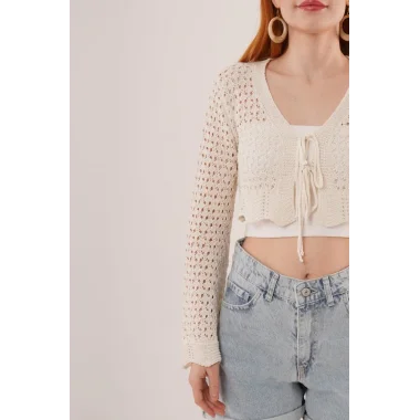 Ön Bağlamalı Ajurlu Crop Krem Hırka
