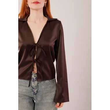 Önden Bağlama Detaylı Saten Kahverengi Bluz