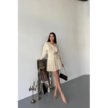 ÖNDEN GOLD DÜĞMELİ PİLELİ KISA ELBİSE - Bej