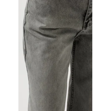 Taş Şerit Detaylı Jean