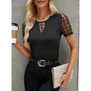 Kadın Kısa Kollu Yakası Açık Damla Ağ Tül Detaylı Viskon Bluz