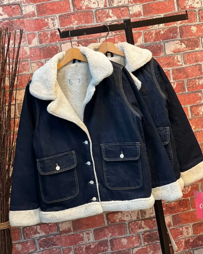 Yanları Cepli Kürklü Denim Ceket