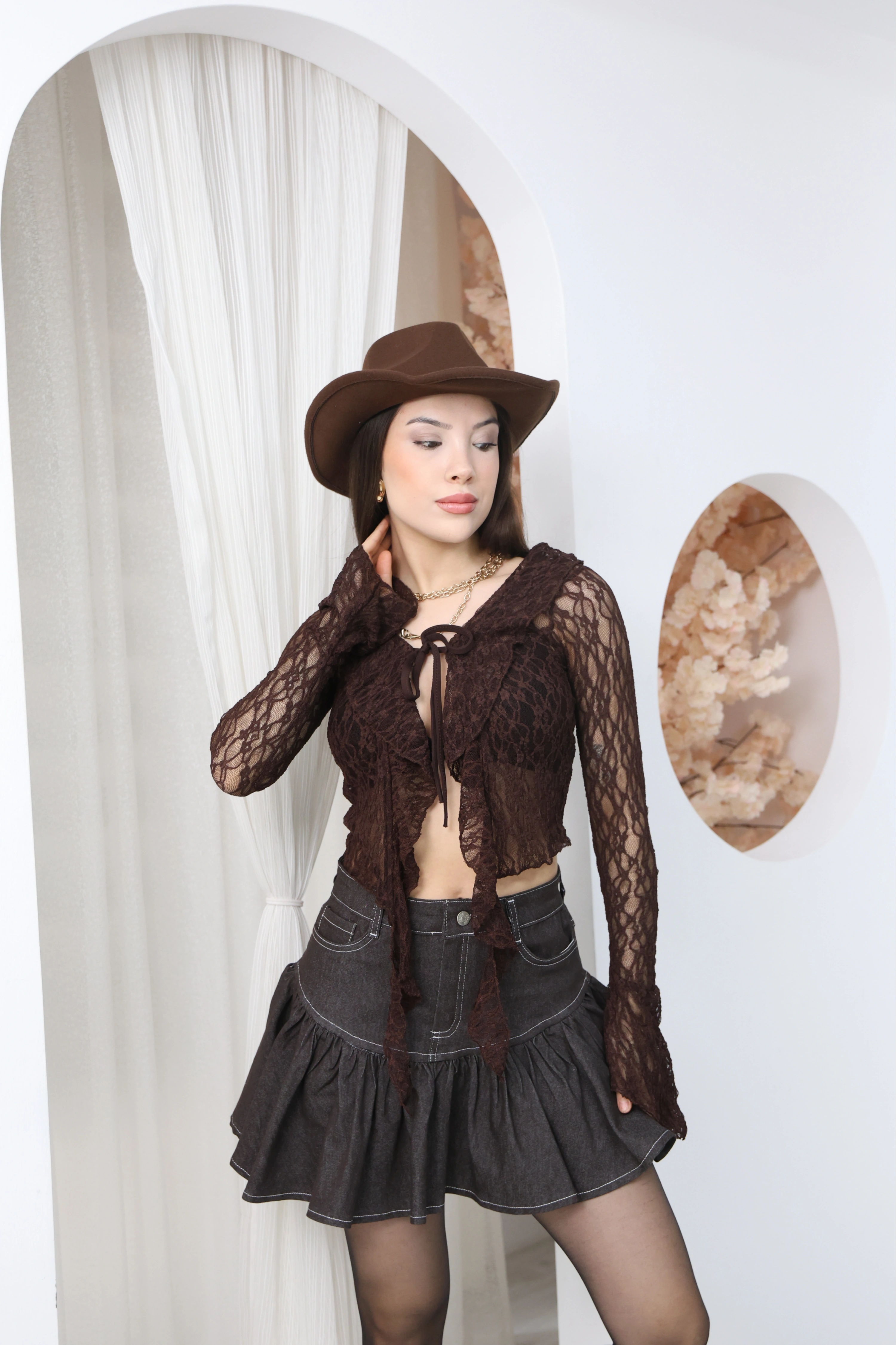 ÖNÜ BAGLAMALI TRANSPARAN BLUZ- KAHVE