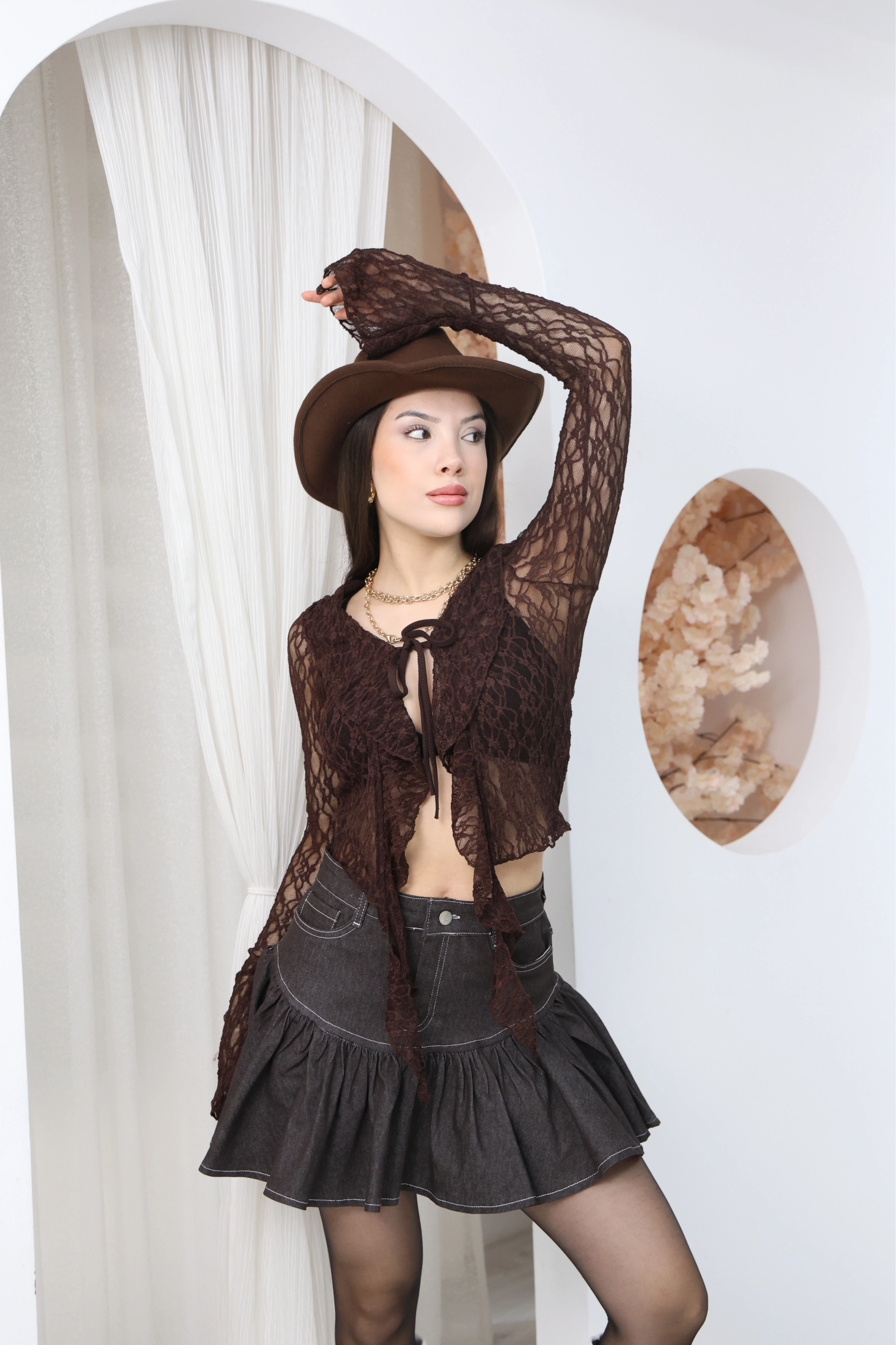 ÖNÜ BAGLAMALI TRANSPARAN BLUZ- KAHVE