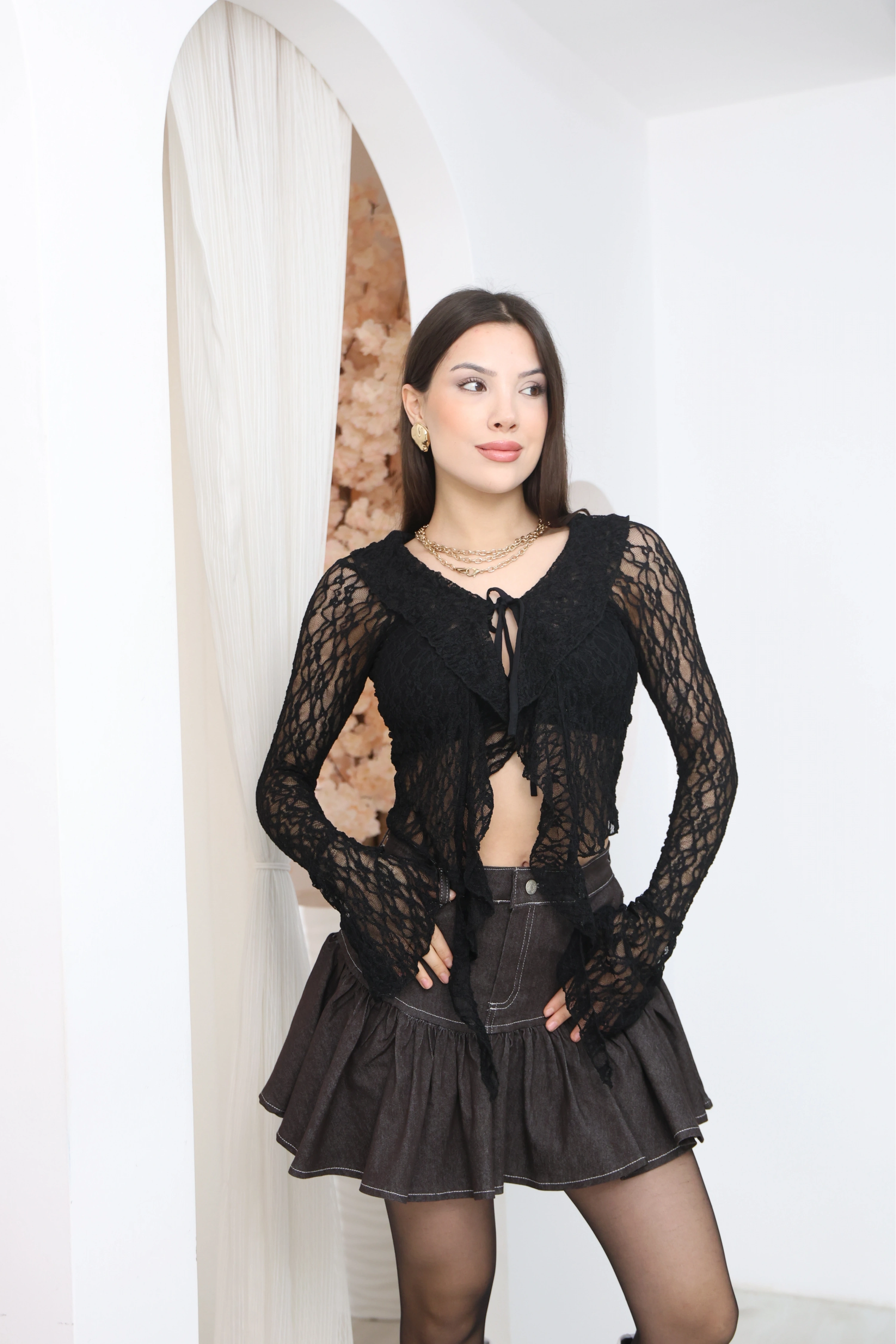 ÖNÜ BAGLAMALI TRANSPARAN BLUZ-SIYAH