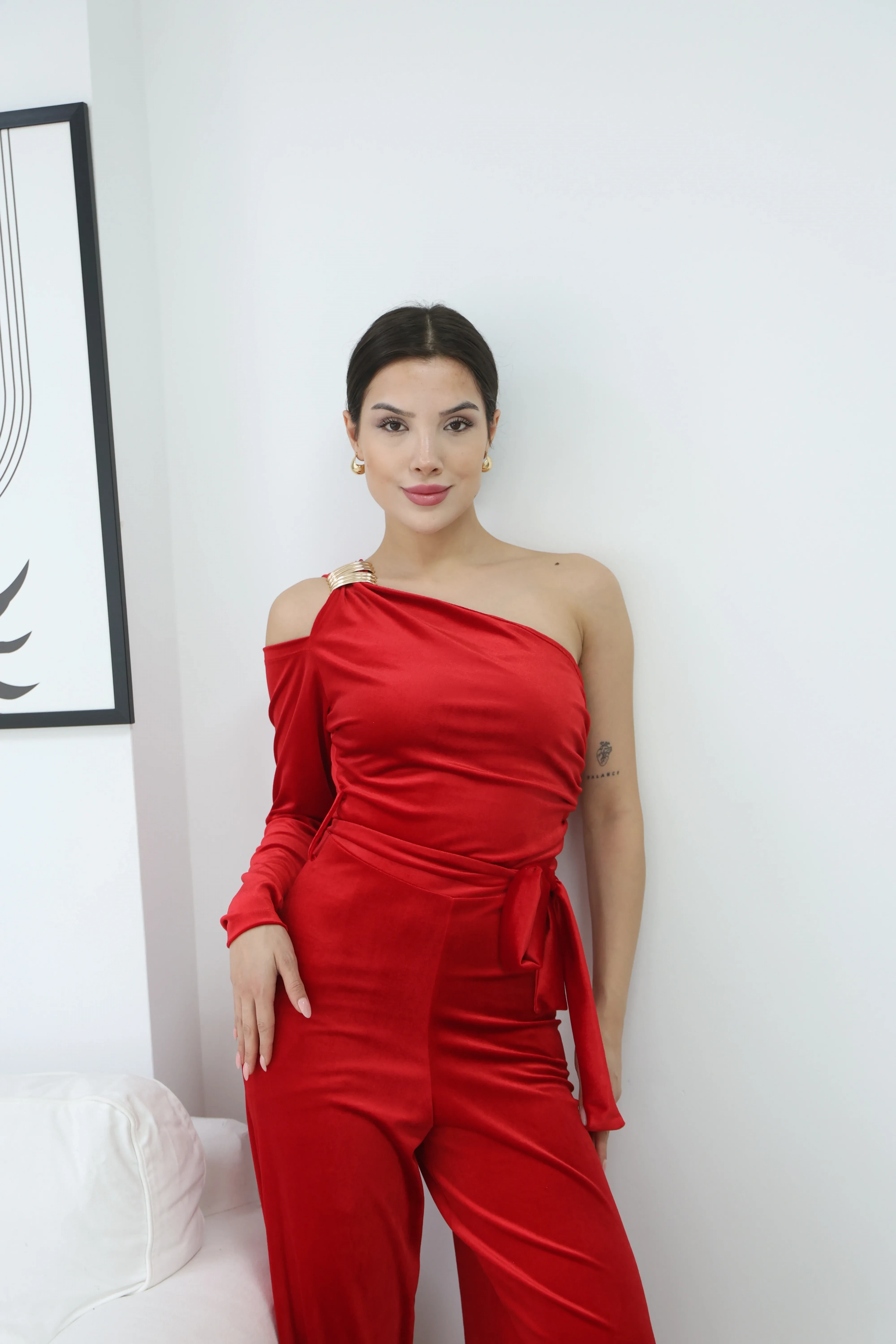 KADİFE PARLAK TEK OMUZ TULUM- KIRMIZI