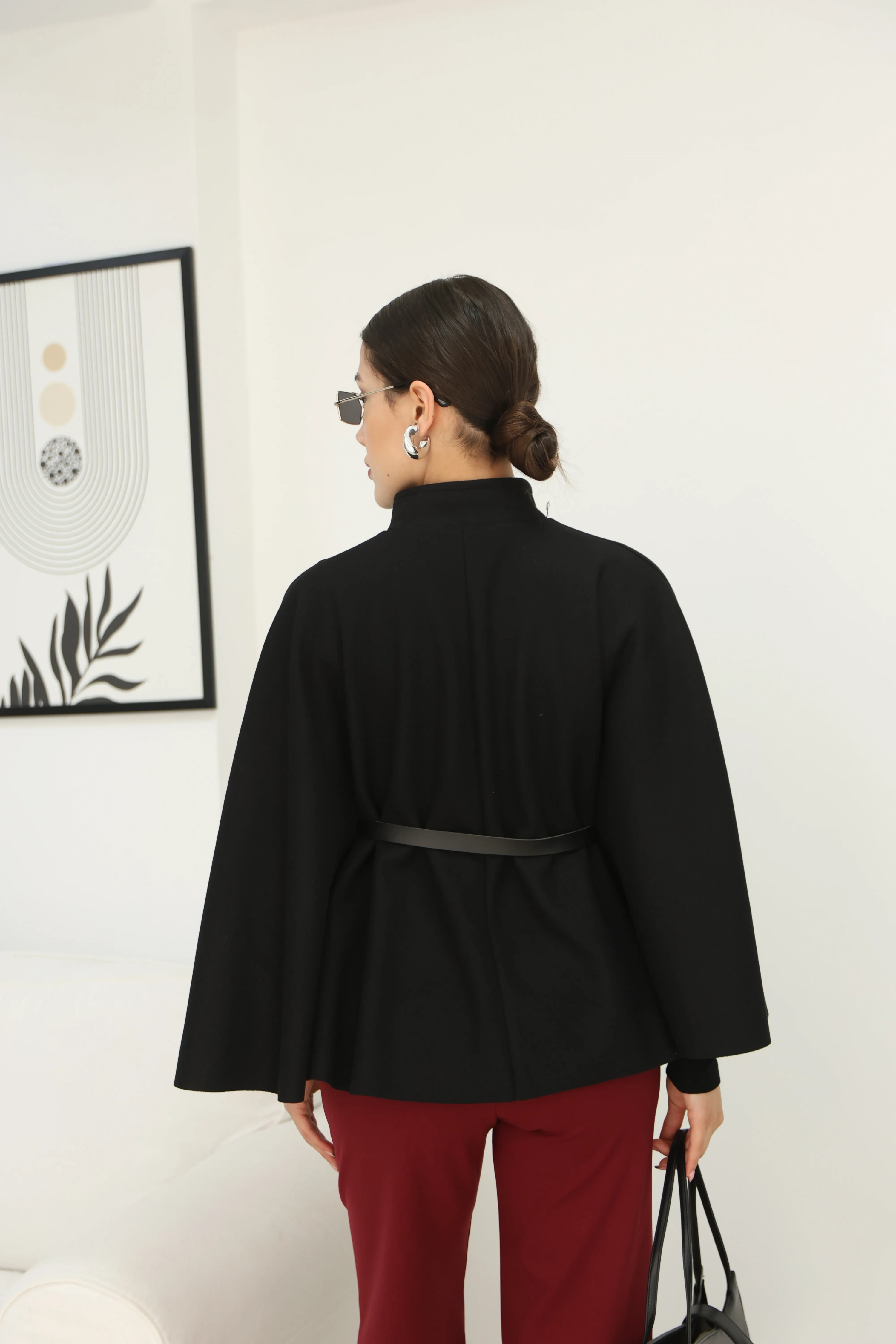 KEMERLİ KAŞE PELERİN- SİYAH