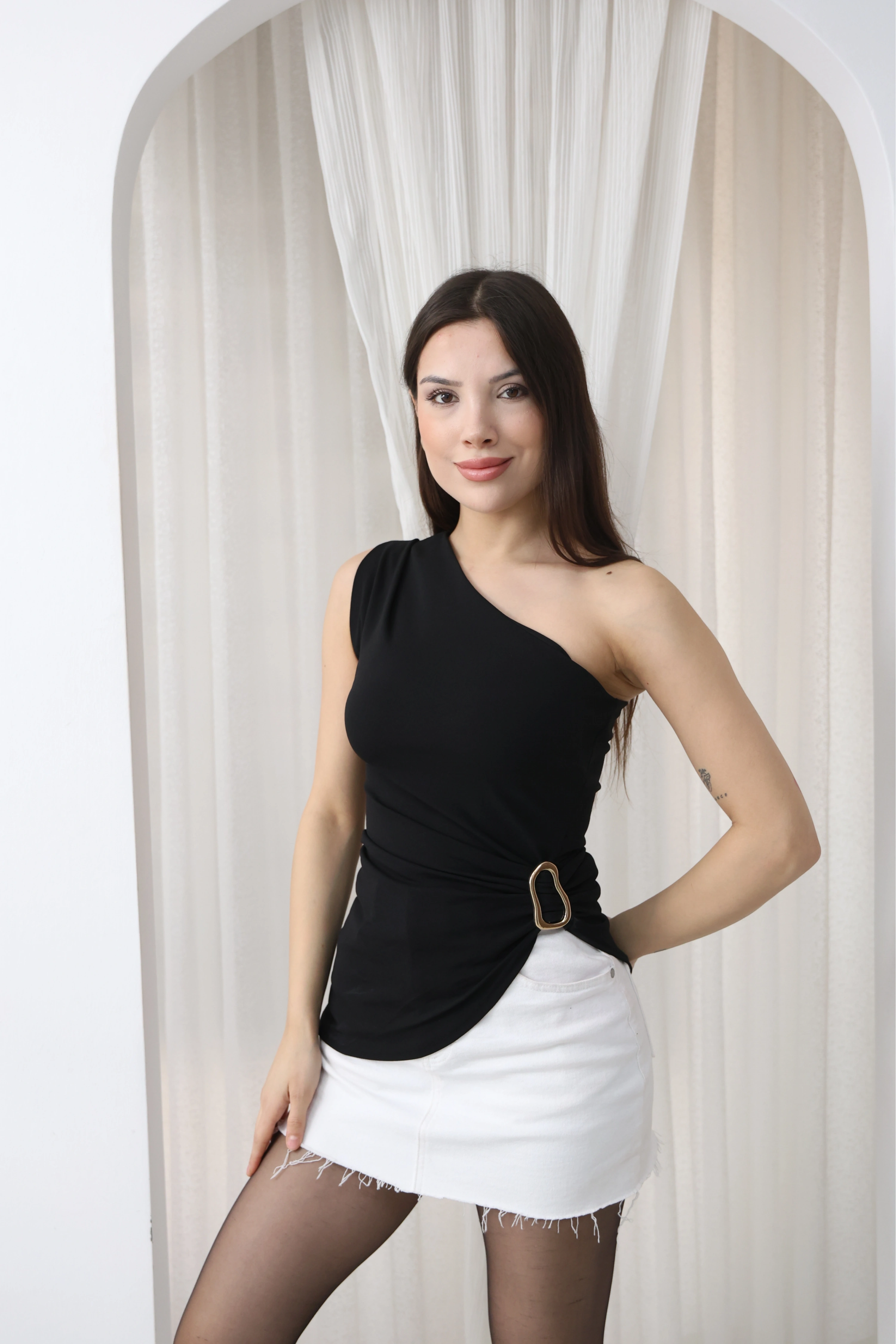 YARIM OMUZ BLUZ- SIYAH