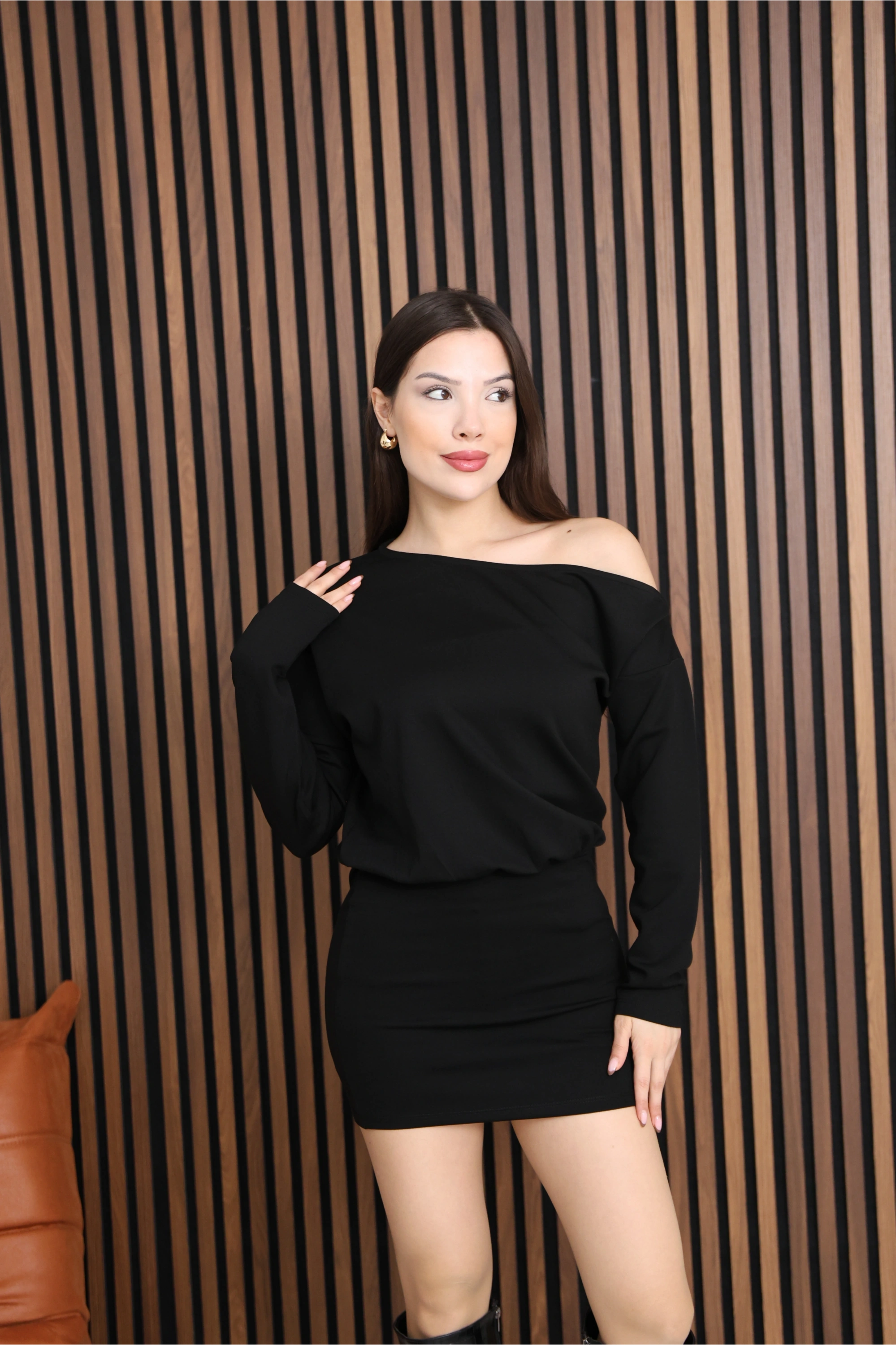 OMUZ DETAYLI MİNİ ELBİSE- SİYAH