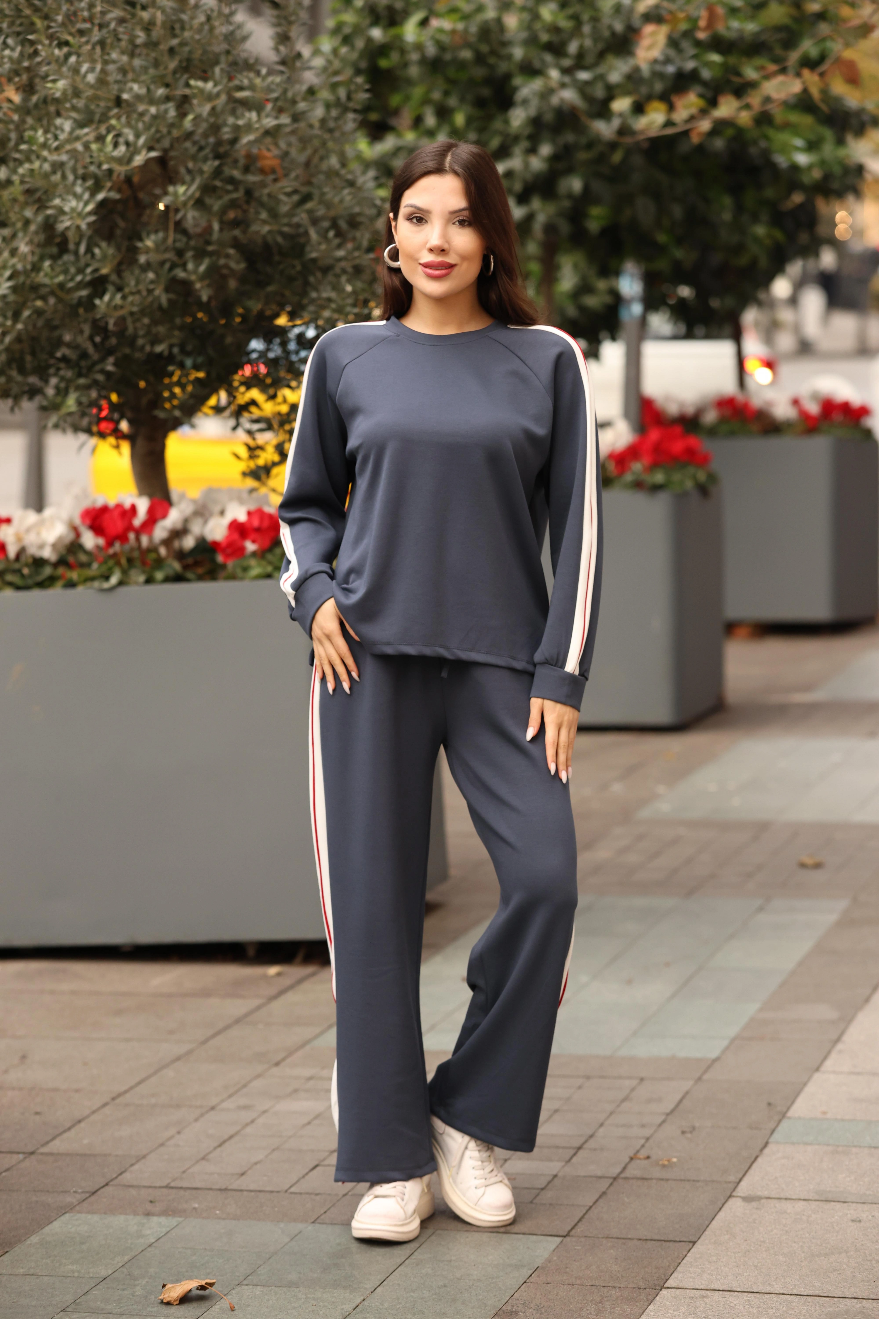 ŞERİT DETAY SALAŞ EŞOFMAN TAKIM