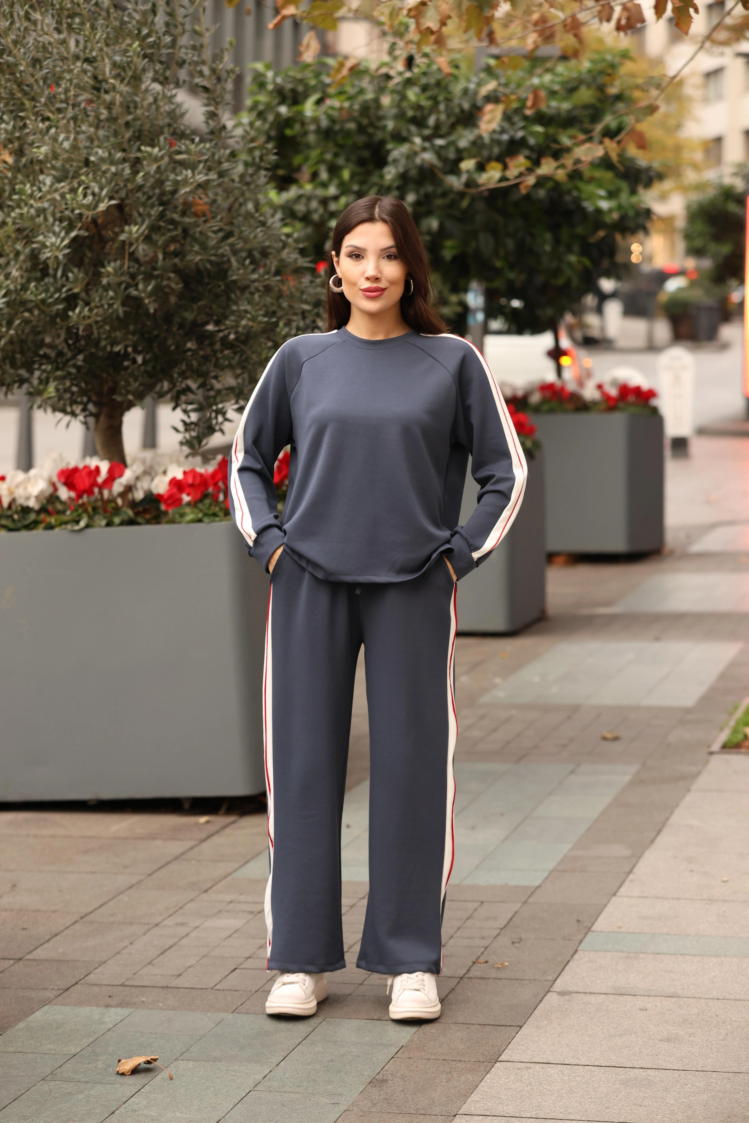 ŞERİT DETAY SALAŞ EŞOFMAN TAKIM