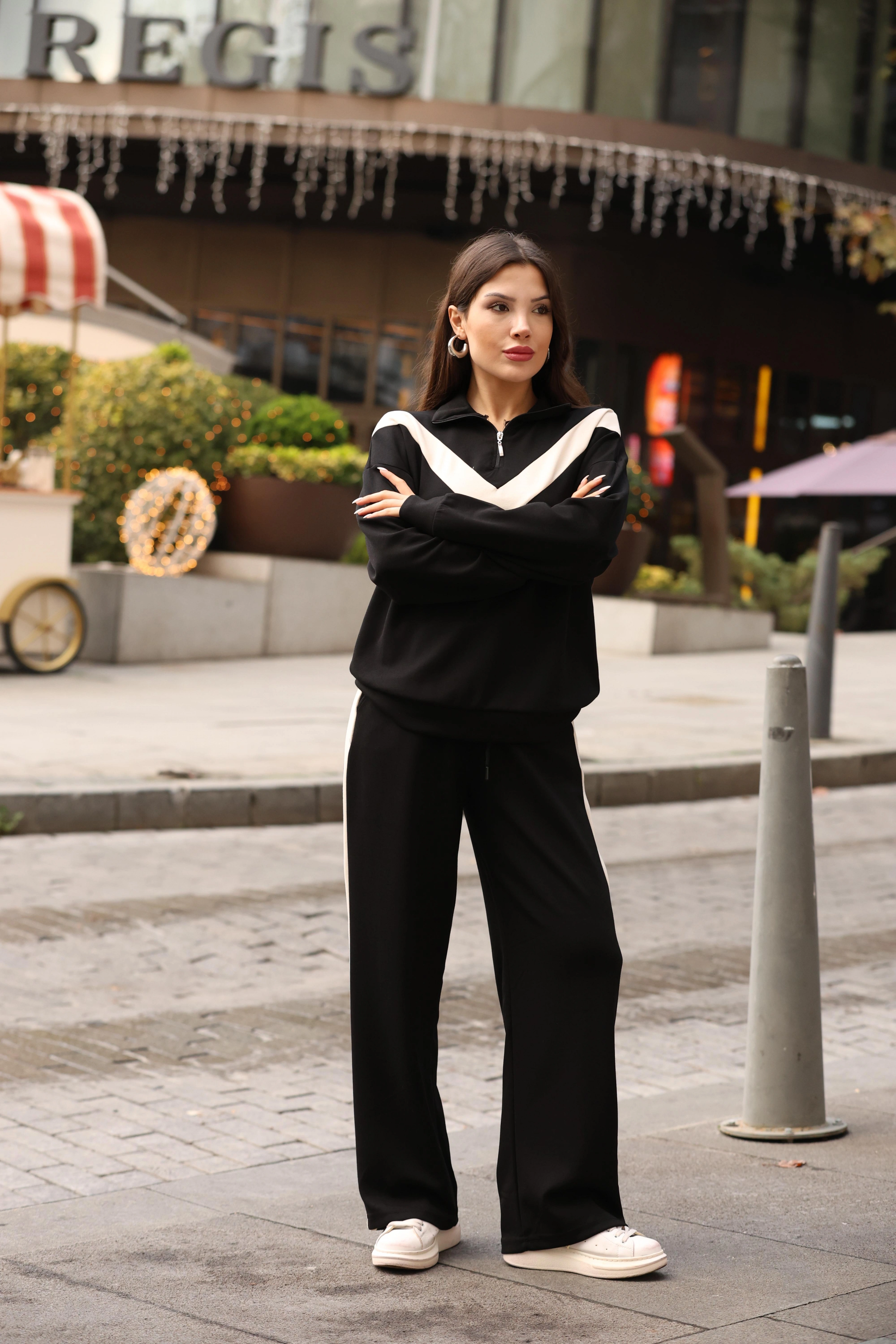 V DETAY SALAŞ EŞOFMAN TAKIM- SİYAH