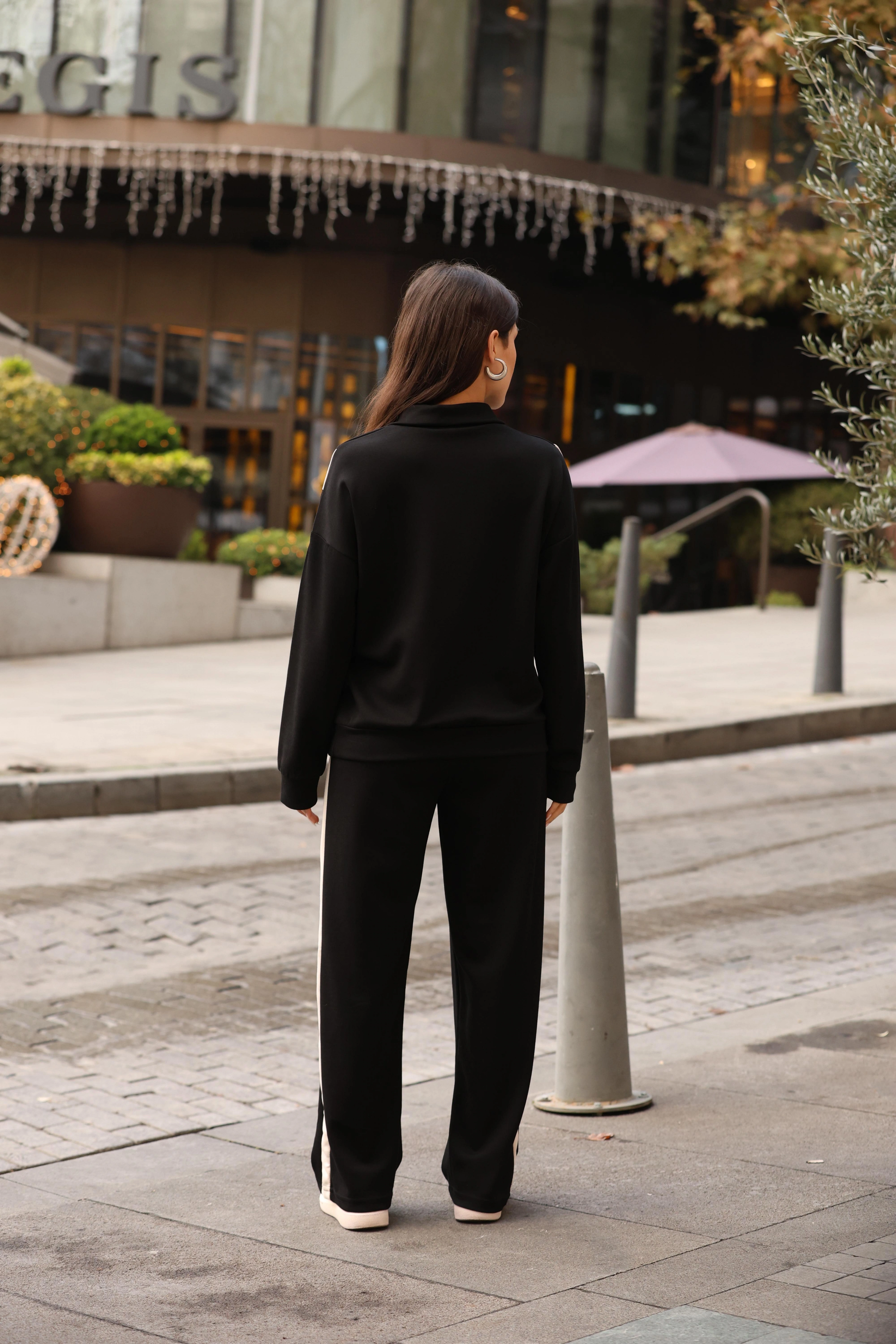 V DETAY SALAŞ EŞOFMAN TAKIM- SİYAH