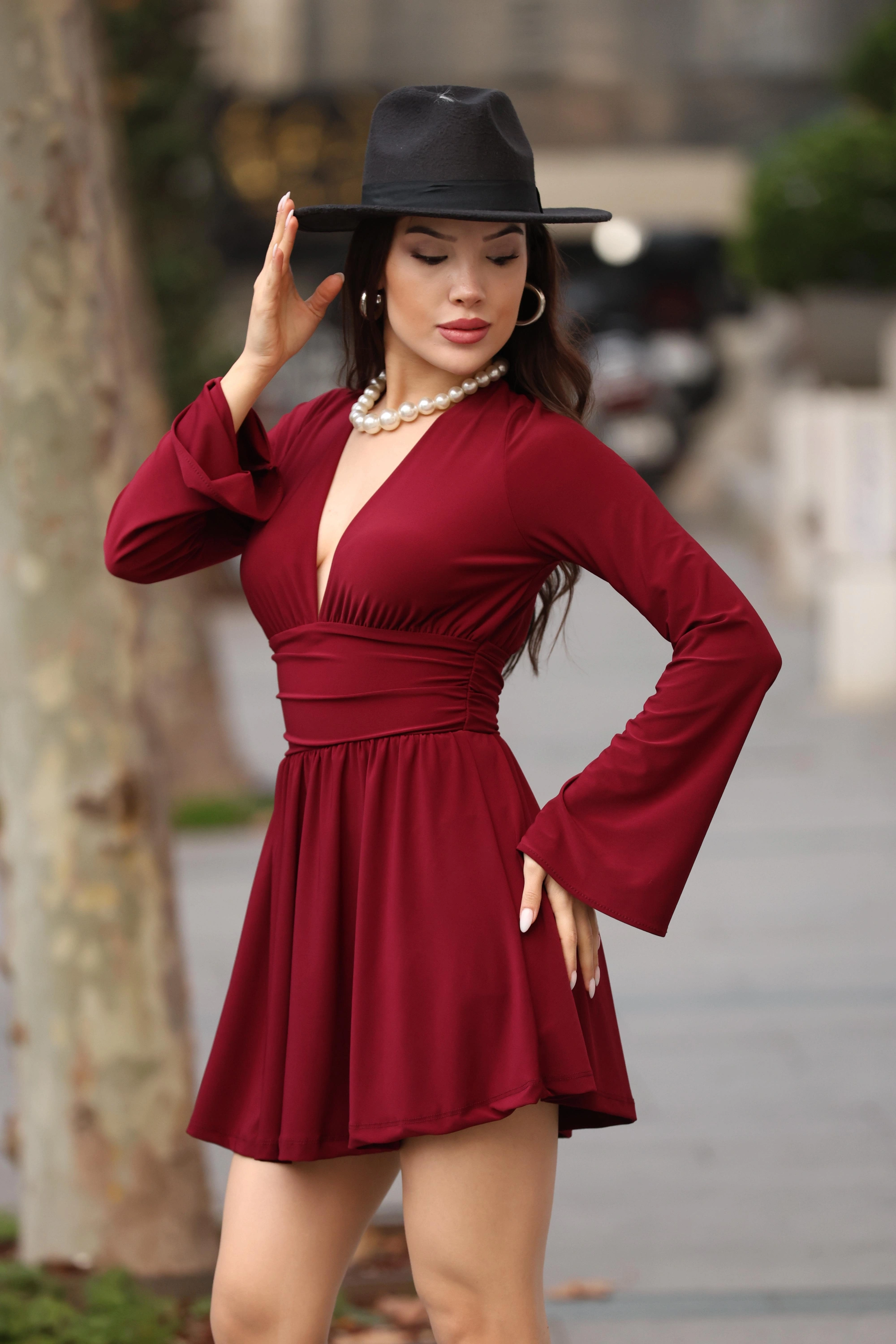 DEKOLTELİ MİNİ ELBİSE-BORDO