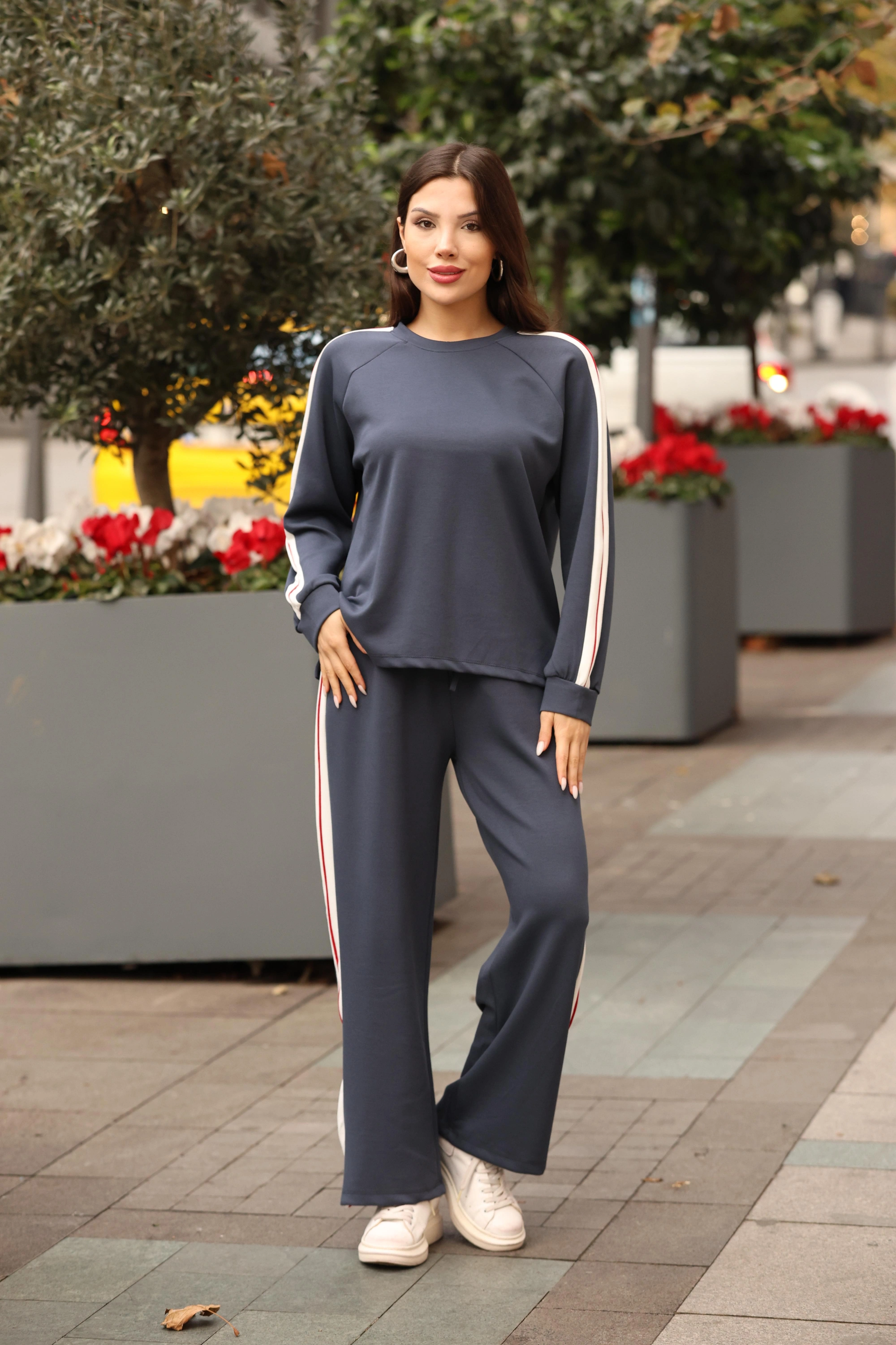 ŞERİT DETAY SALAŞ EŞOFMAN TAKIM