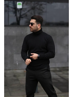 SİYAH RENK BOĞAZLI TRİKO