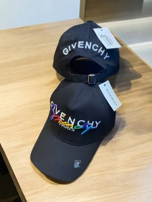 Givenchy Şapka