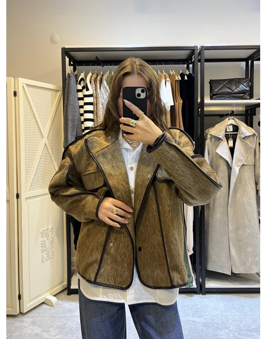 Siyah Deri Biyeli Ceket Camel