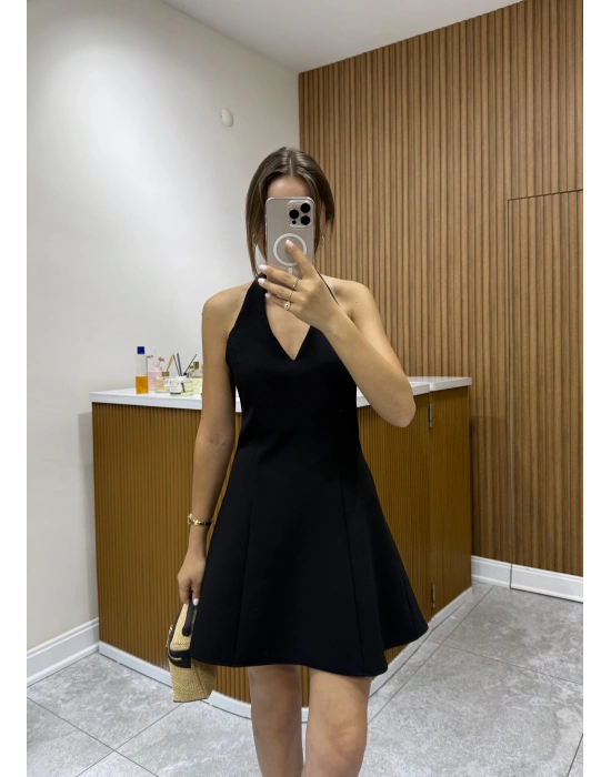 Boyundan Askılı Kısa Siyah Elbise