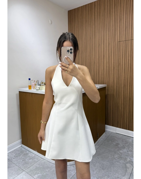 Boyundan Askılı Kısa Beyaz Elbise