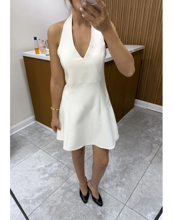 Boyundan Askılı Kısa Beyaz Elbise