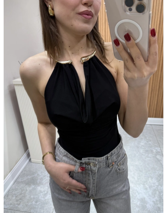 Aksesuar Detaylı Bluz Siyah