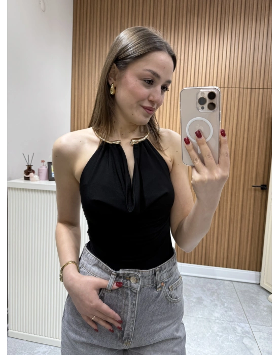 Aksesuar Detaylı Bluz Siyah