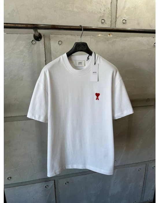 Marka Model Kalp Nakışlı Tshirt Beyaz