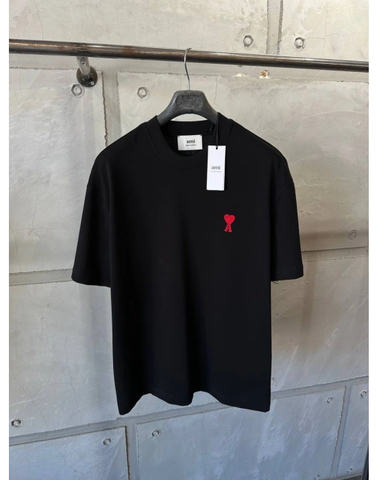 Marka Model Kalp Nakışlı Tshirt Siyah