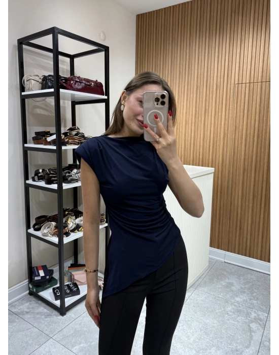 Vatkalı Asimetrik Kesim Bluz Lacivert