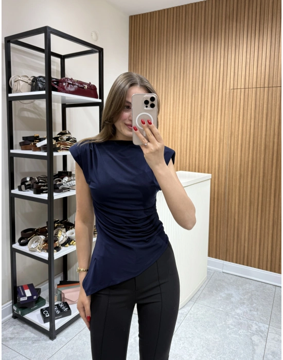Vatkalı Asimetrik Kesim Bluz Lacivert