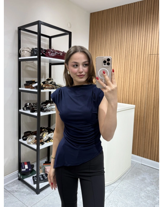 Vatkalı Asimetrik Kesim Bluz Lacivert