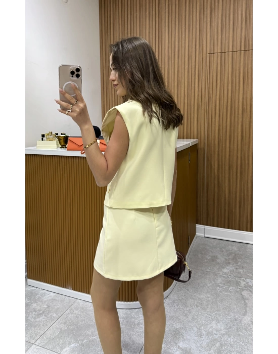 Gold Düğmeli Sarı Yelek